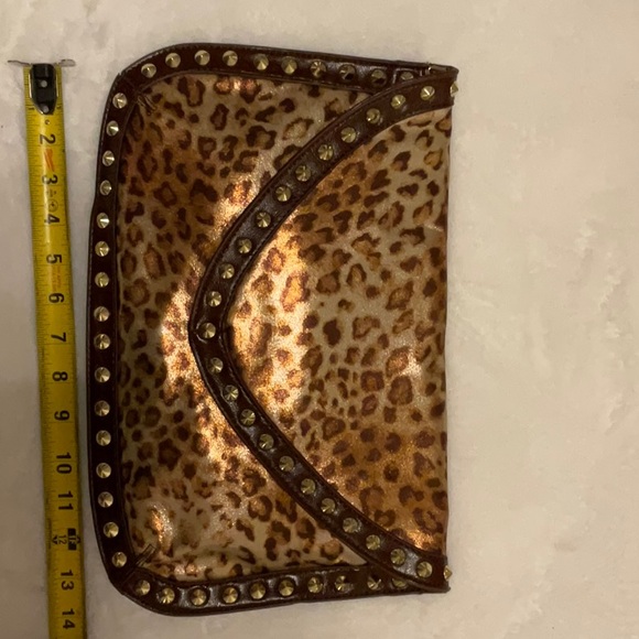 Steve Madden Cheetah Print Clutch - Picture 5 of 6
